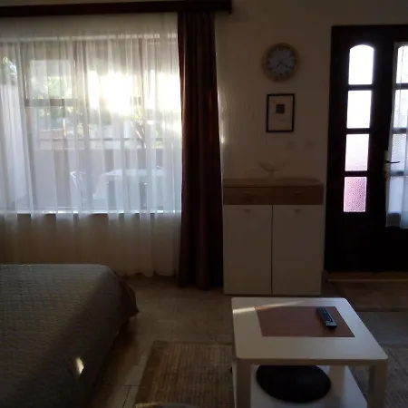 Apartment Alma *