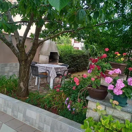 Apartment Alma Pula