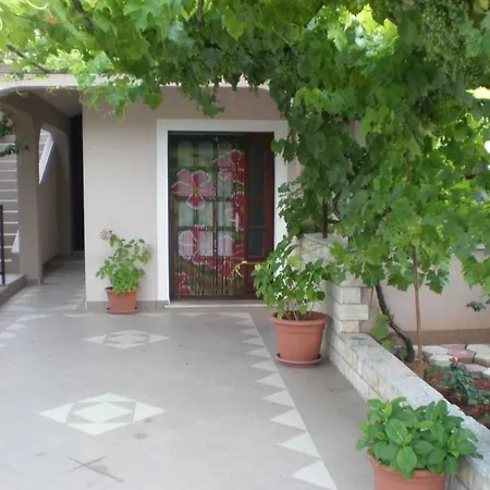 Alma Apartment *